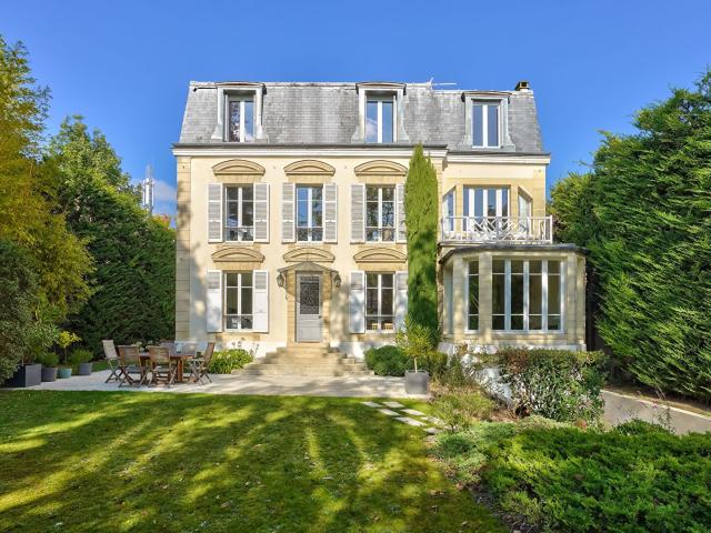 Maison 9 pièces 250 m²