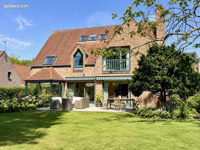 Maison 9 pièces 250 m²