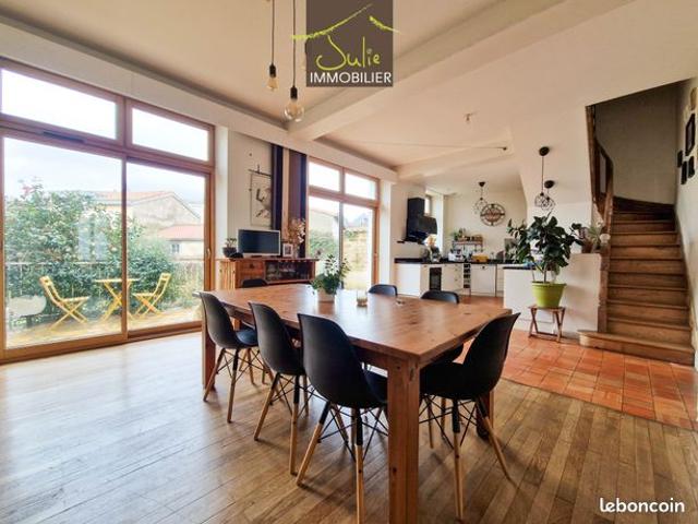 Maison 9 pièces 250 m²