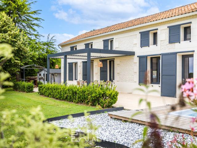 Maison 9 pièces 250 m²