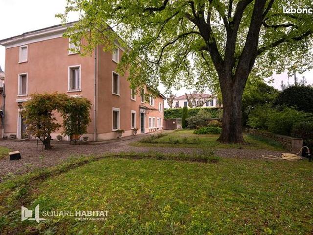 Maison 9 pièces 250 m²