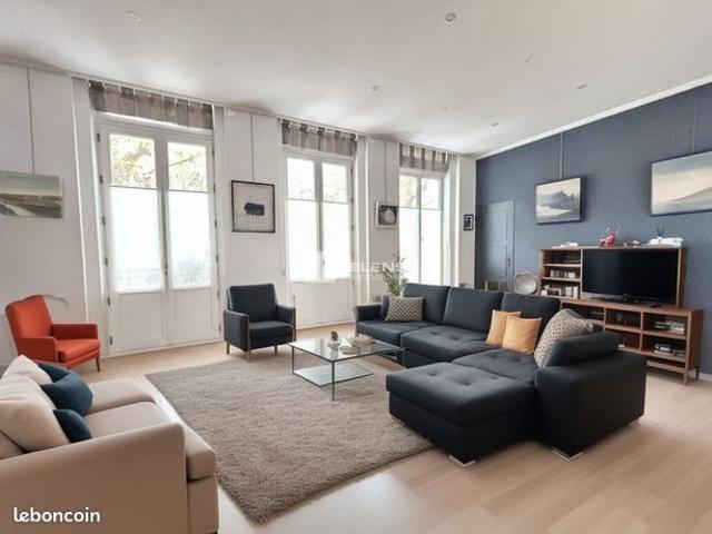 Maison 9 pièces 250 m²