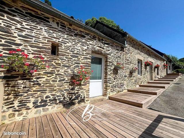 Maison 9 pièces 250 m²