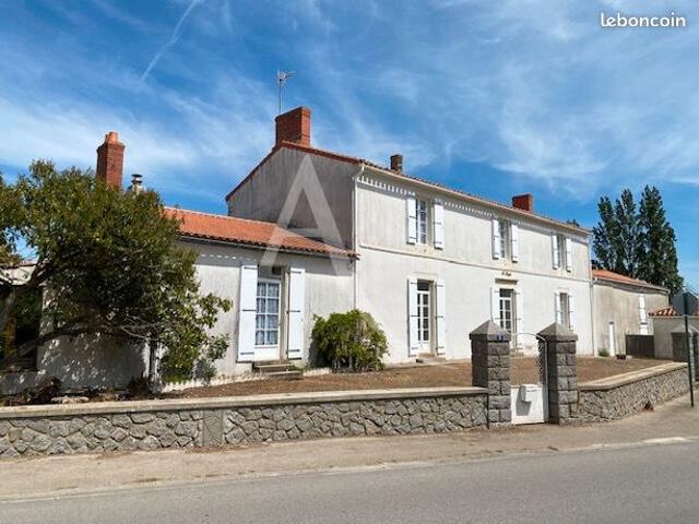 Maison 9 pièces 250 m²