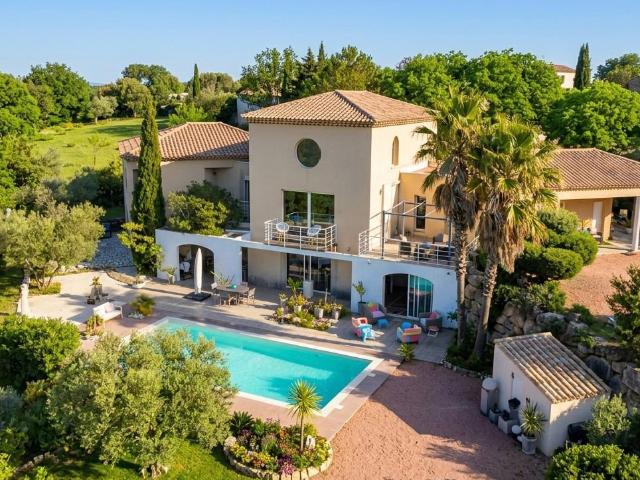 Maison 9 pièces 250 m²