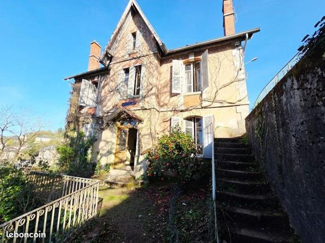Maison 9 pièces 250 m²