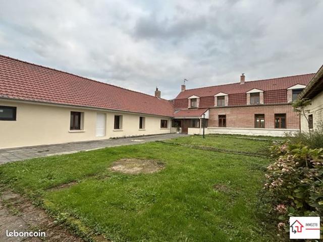 Maison 9 pièces 250 m²