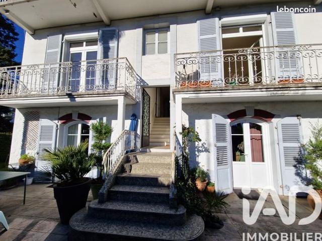 Maison 9 pièces 250 m²