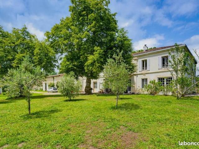 Maison 9 pièces 250 m²