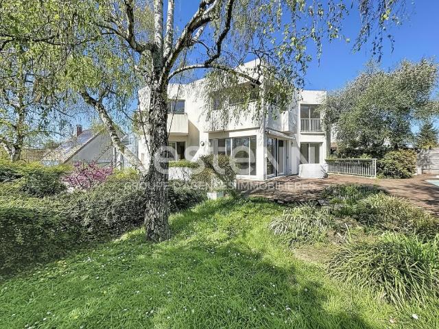 Maison 9 pièces 250 m²