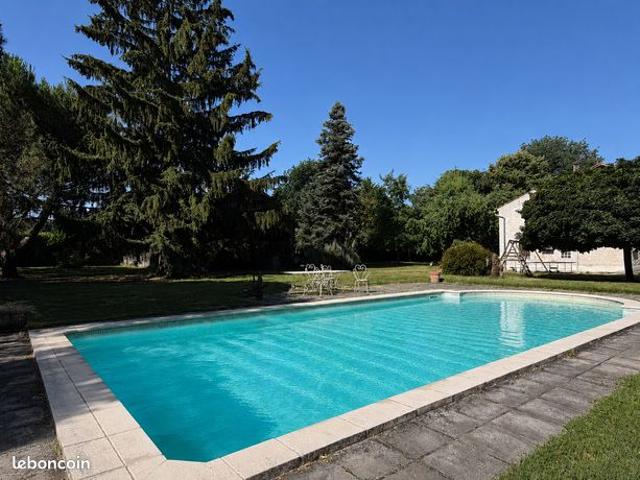 Maison 9 pièces 250 m²