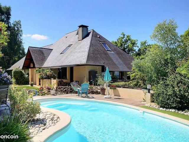 Maison 9 pièces 250 m²