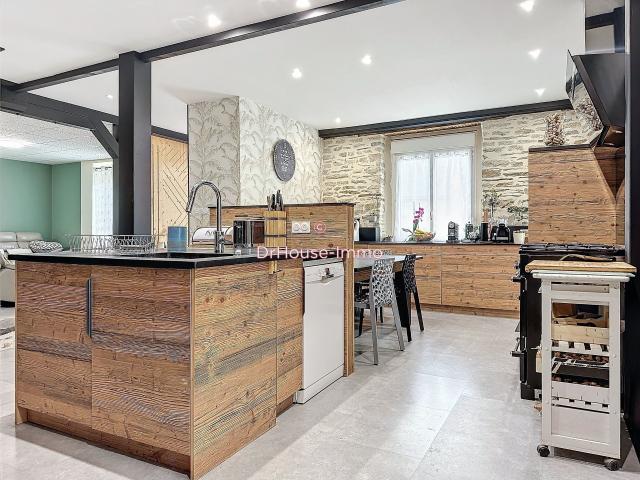 Maison 9 pièces 250 m²