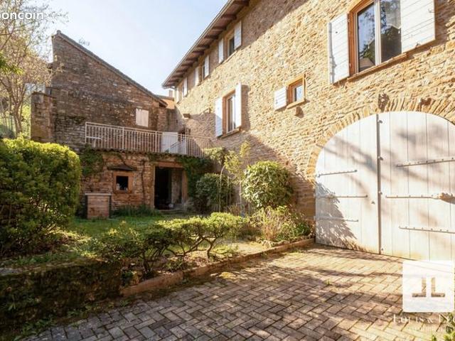 Maison 9 pièces 251 m²