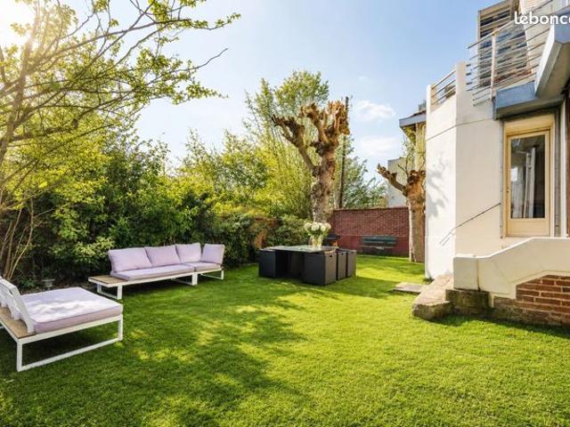 Maison 9 pièces 251 m²