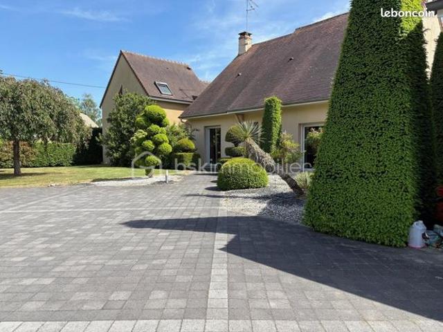 Maison 9 pièces 251 m²
