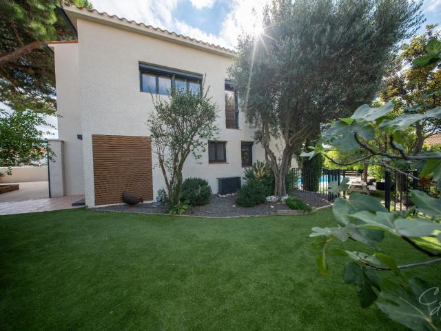 Maison 9 pièces 251 m²