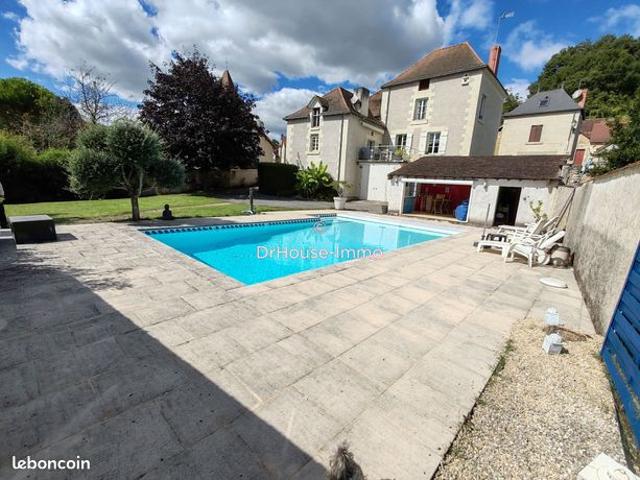 Maison 9 pièces 251 m²