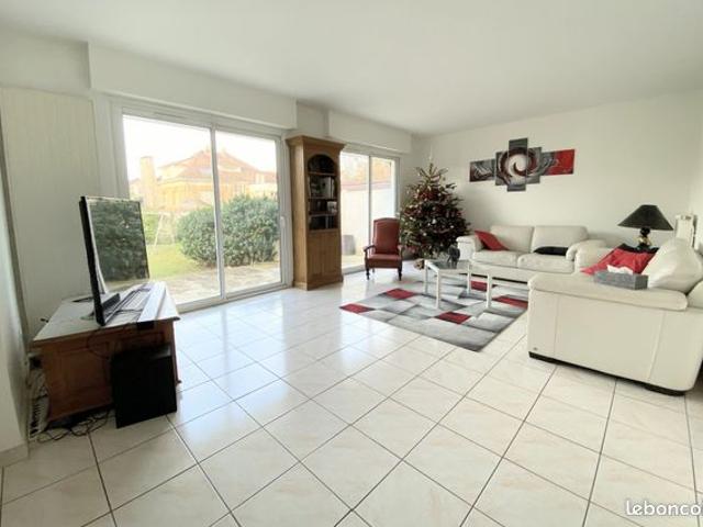 Maison 9 pièces 252 m²