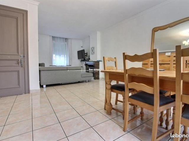 Maison 9 pièces 252 m²