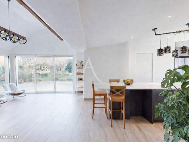 Maison 9 pièces 252 m²