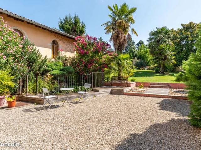 Maison 9 pièces 252 m²