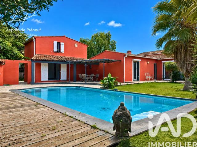 Maison 9 pièces 252 m²