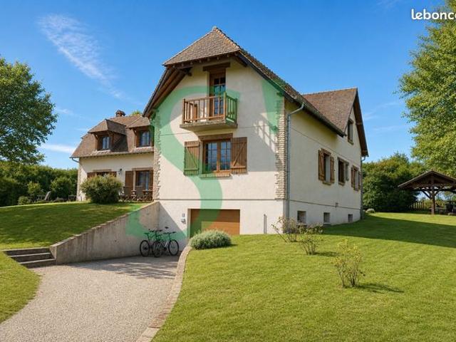 Maison 9 pièces 253 m²