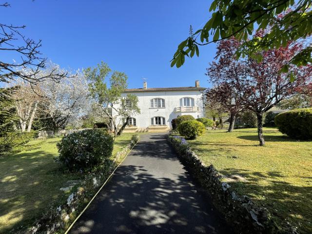 Maison 9 pièces 253 m²