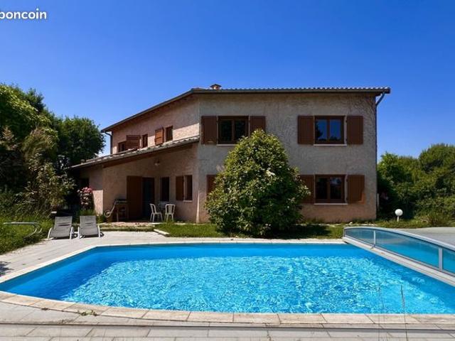 Maison 9 pièces 253 m²