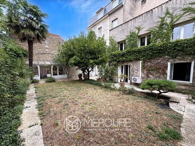 Maison 9 pièces 253 m²