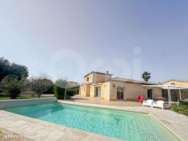 Maison 9 pièces 253 m²