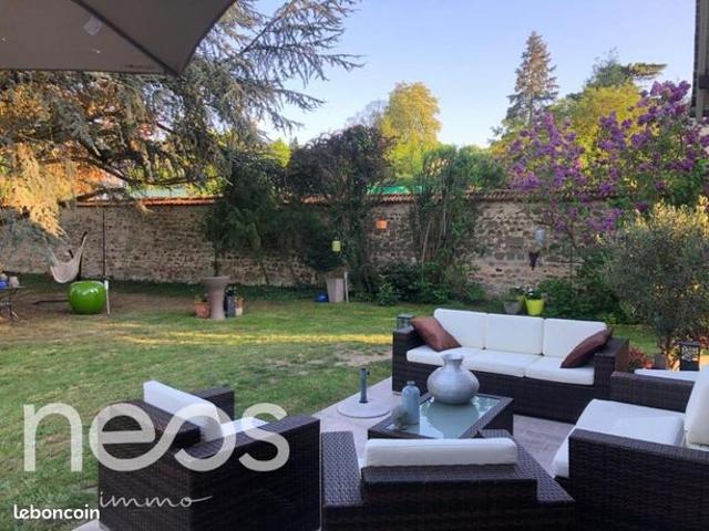 Maison 9 pièces 253 m²