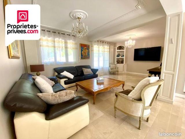Maison 9 pièces 264 m²