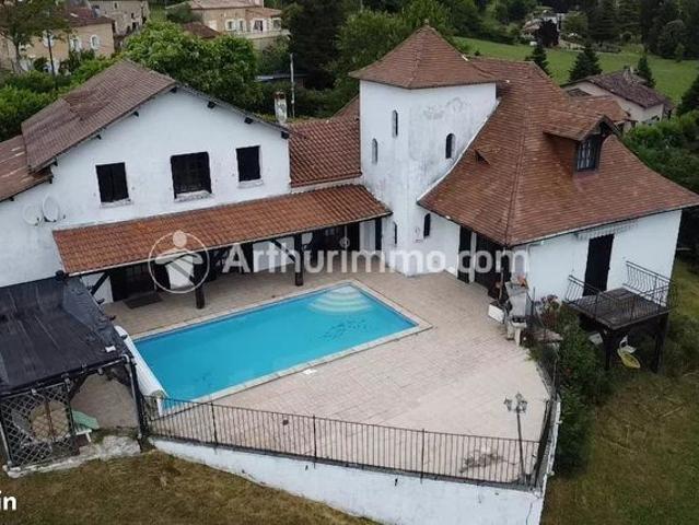 Maison 9 pièces 264 m²