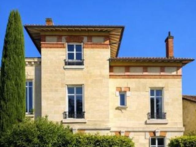 Maison 9 pièces 264 m²