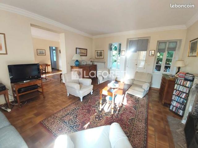 Maison 9 pièces 265 m²