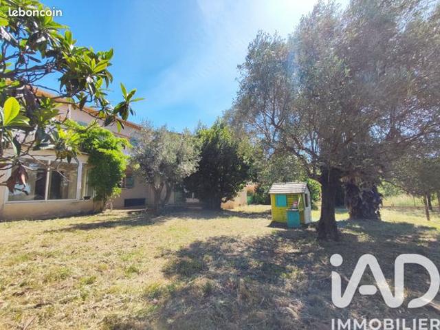 Maison 9 pièces 265 m²