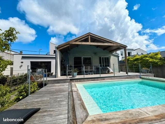 Maison 9 pièces 265 m²
