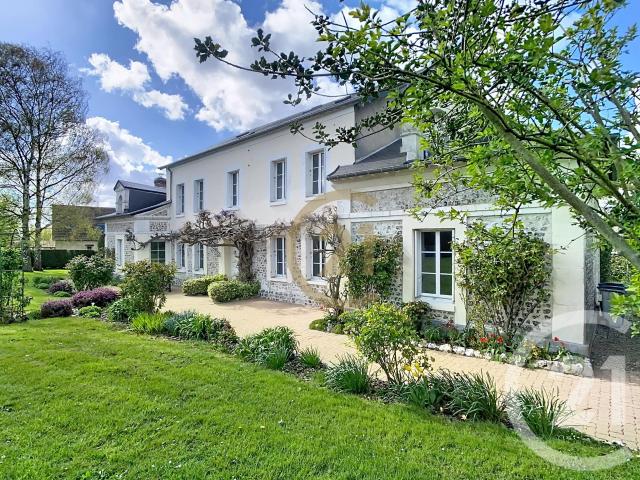Maison 9 pièces 265 m²