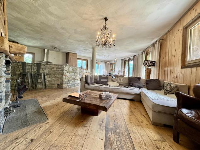 Maison 9 pièces 265 m²