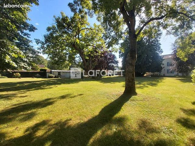 Maison 9 pièces 265 m²
