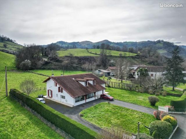 Maison 9 pièces 266 m²