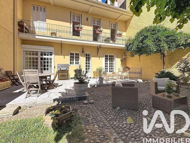 Maison 9 pièces 266 m²