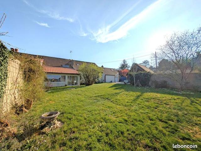 Maison 9 pièces 266 m²