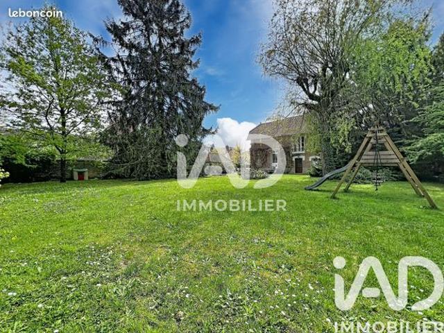 Maison 9 pièces 266 m²