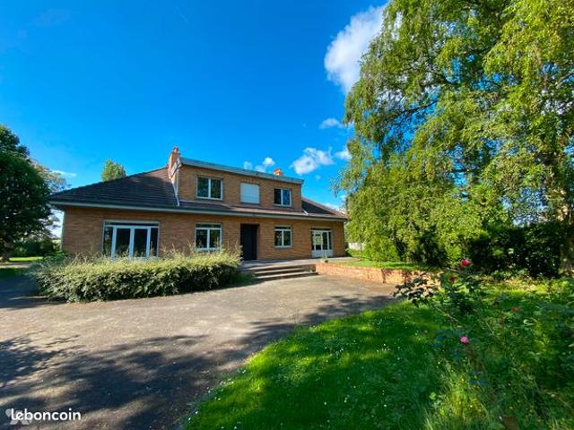 Maison 9 pièces 266 m²