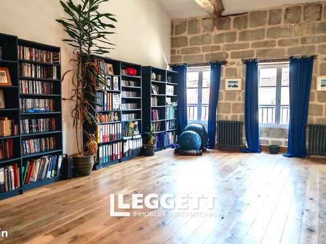 Maison 9 pièces 266 m²