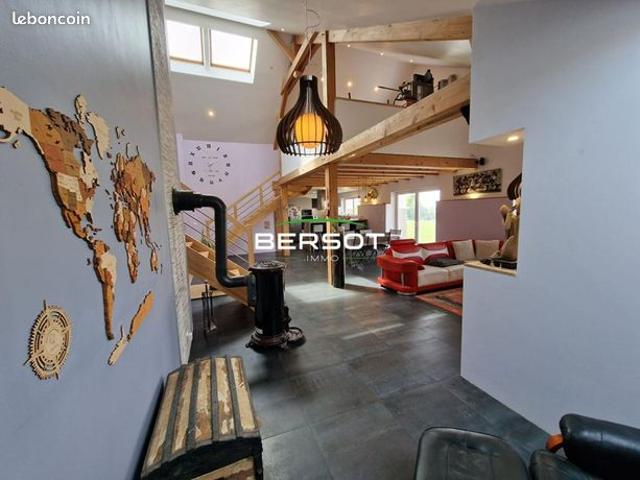 Maison 9 pièces 266 m²