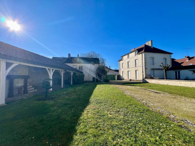Maison 9 pièces 266 m²